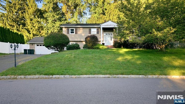 10 ROSEMERE AVE, WEST CALDWELL, NJ 07006 - Image 2a2bcf7605b8672f1de3fbed817a77b3/886861636