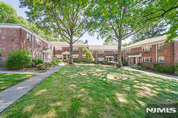 188 HILLSIDE AVE APT G2, LEONIA, NJ 07605 - Image 2dc7a1c9265116ebff132e6dcc2dd96b/3845948724