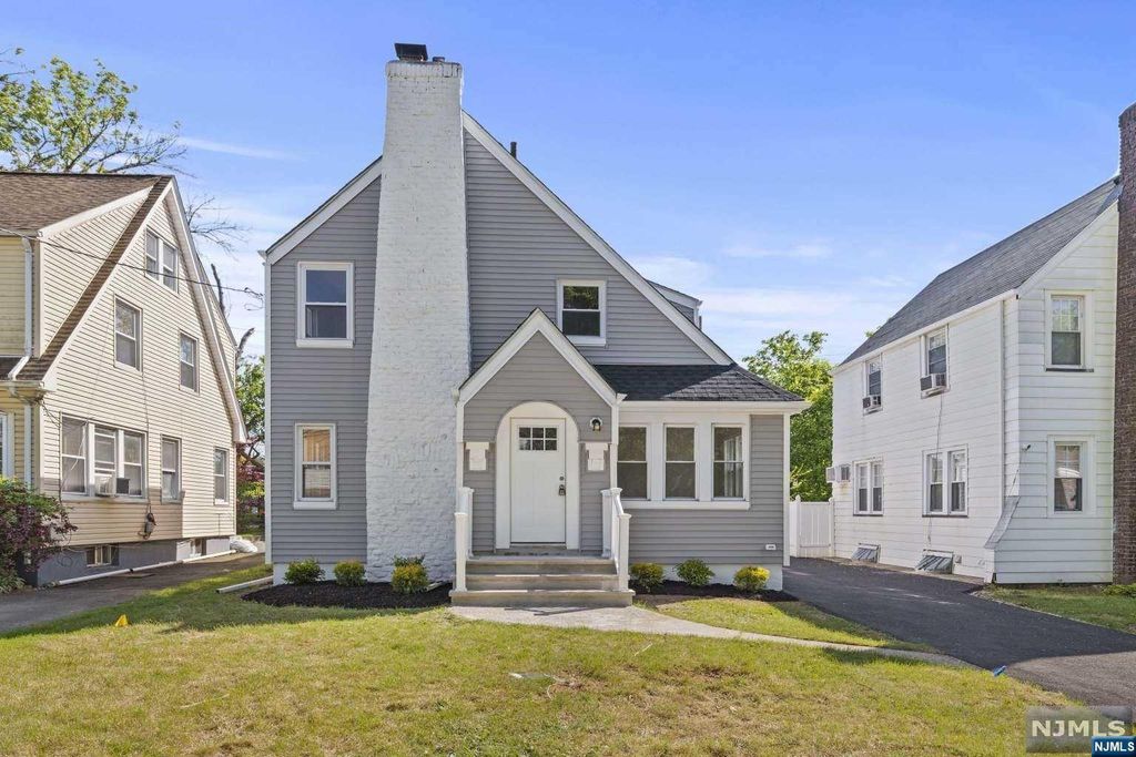 204 Kings Court Teaneck NJ 07666 MLS #23014934 Howard Hanna