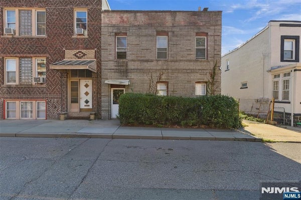 234 OAKDENE AVE # 2, CLIFFSIDE PARK, NJ 07010 - Image 37e57ad84d3aded66e792b8bc4a2dd6a/4241491232