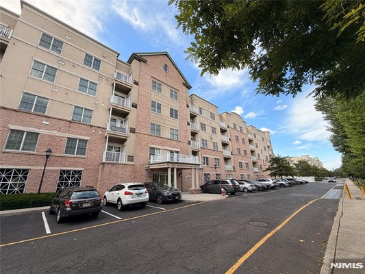 2113 WINDSOR PARK CT # 113, ENGLEWOOD, NJ 07631 - Image 3905e7f95bc4d6ae77d6ee009fe9375e/250832360