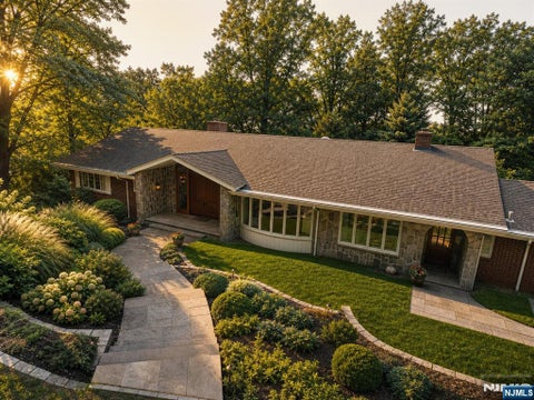 Photo for 3 Highwood Place