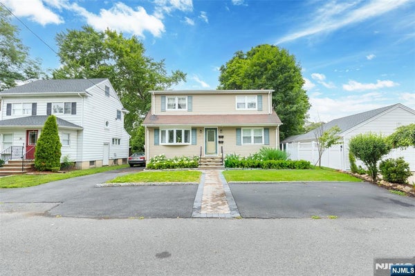 26 GENEVIEVE AVE FL 2, HAWTHORNE, NJ 07506 - Image 3cf3f091a2ed1c35bb9b70deeec61dd0/3852901717