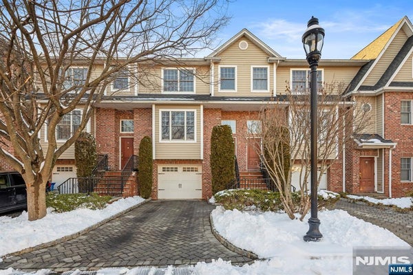 22 COBBLESTONE WAY, TENAFLY, NJ 07670 - Image 40e3582b05362d826476fa024d979abd/677674545