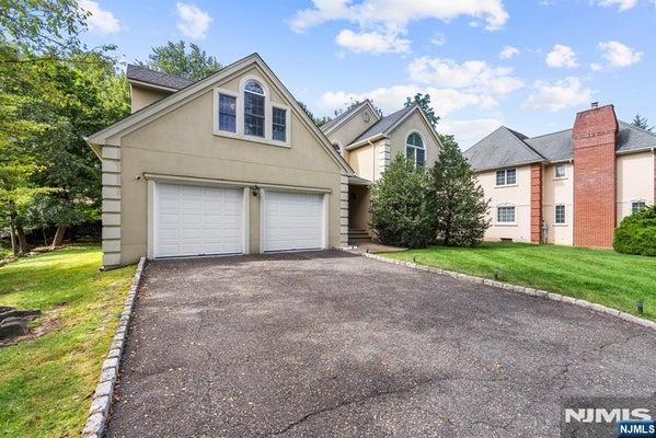 8 ASHLAND ST, CALDWELL, NJ 07006 - Image 42f04d5875868a89deb286db740eb4e8/3286693573