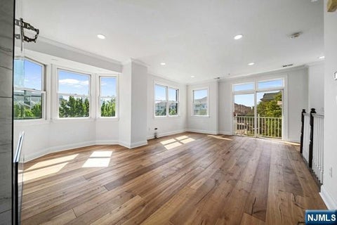 Photo for 402 Kingston Court