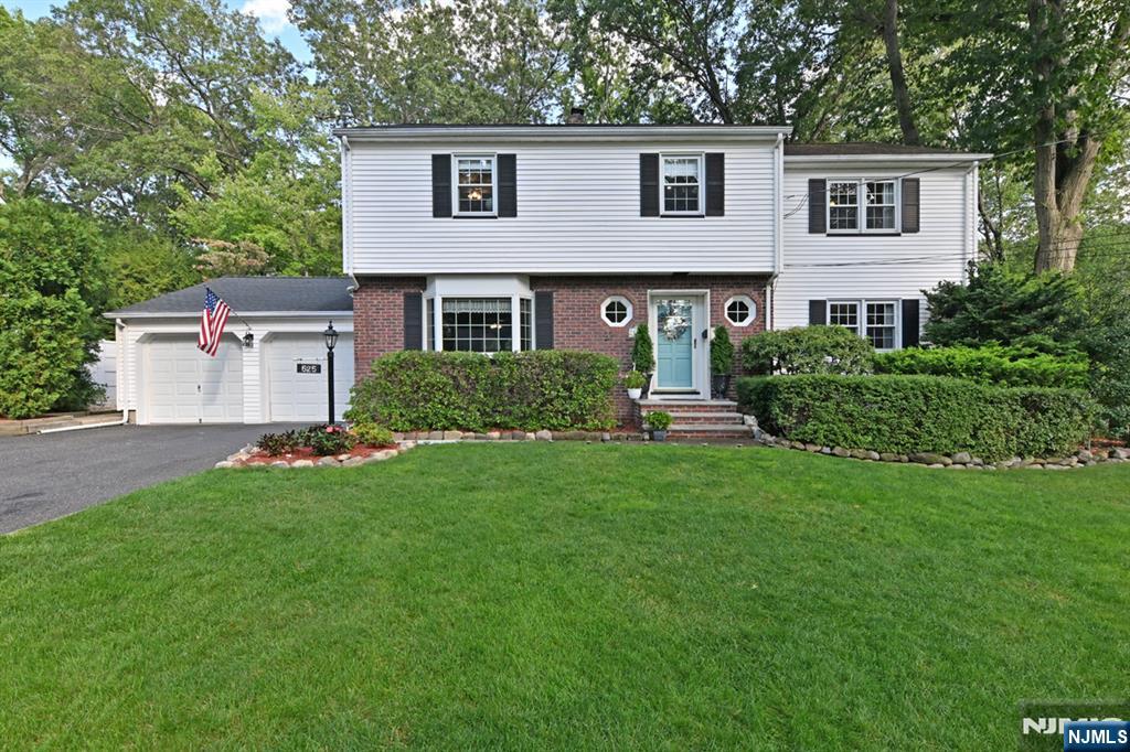 525 Colonial Boulevard