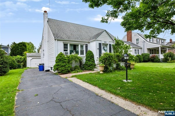 111 PATERSON AVE, HASBROUCK HEIGHTS, NJ 07604 - Image 4c4cbec31b1bc00e7ea687f78b7ee727/46904510