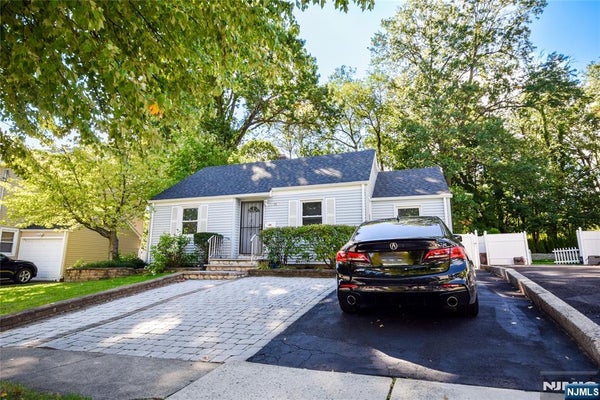 76 ORCHARD DR, CLIFTON, NJ 07012 - Image 4e25e02ca015f96bbcba08c0137488e5/3594982433