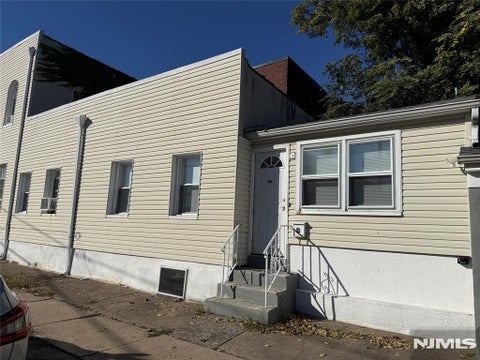 Photo for 178 Lincoln Place 1st flr rear