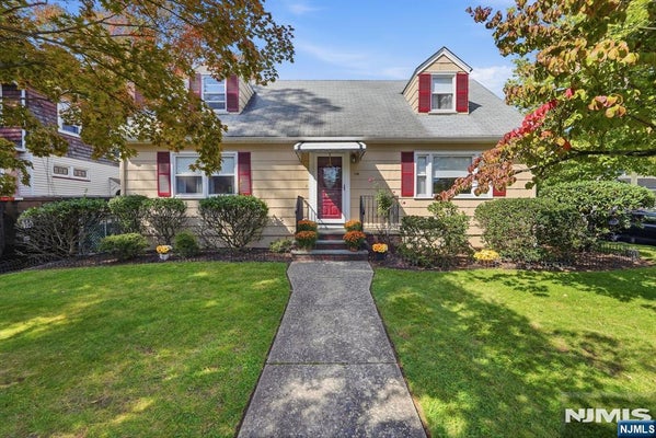 116 GROVE AVE, VERONA, NJ 07044 - Image 64ca5ccb13aea36ec02875c98cea9f9d/2298334566