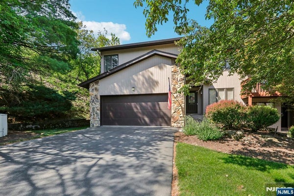 40 WOODLAND DR, WOODLAND PARK, NJ 07424 - Image 686ff3af25daf052c8bc3540bb3793ef/4199705332