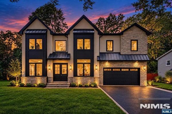 134 MORNINGSIDE RD, PARAMUS, NJ 07652 - Image 6892da9bde82425d42c4ce3eaa4aaf1d/787784442