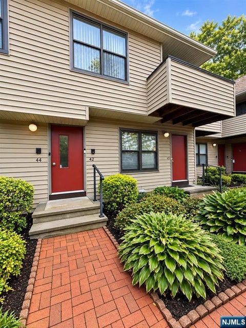 Photo for 77 Liberty Street 42