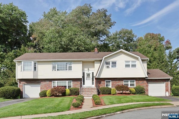 6 GLEN CT, WESTWOOD, NJ 07675 - Image 6f7bf7c4529af80211d045cf5da2beac/2517356237