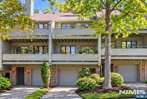 Photo for 92 Meadowview Court