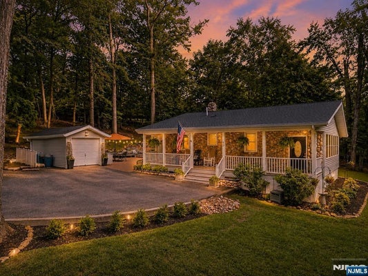 90 HIGHLAND ST, PARK RIDGE, NJ 07656 - Image 74be518ea7cec8e4ccd5d17aa1cdcbb7/316299172