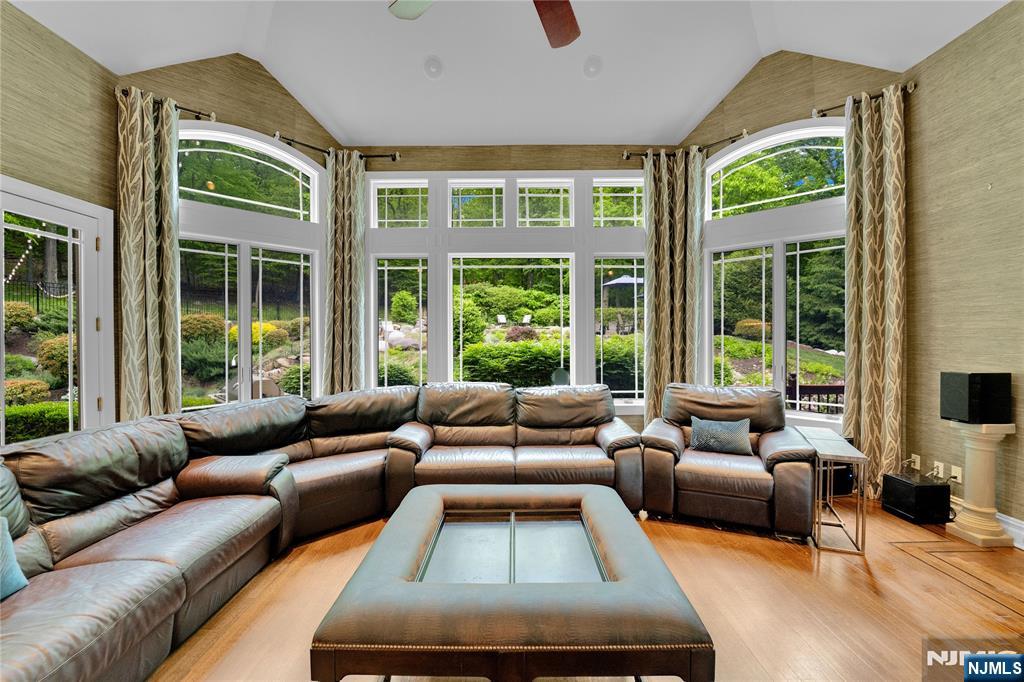 127 Waughaw Rd, Montville Township, NJ, 07082, USA, 6 Bedrooms Bedrooms, ,5 BathroomsBathrooms,Residential,Active,127 Waughaw Rd,26020675