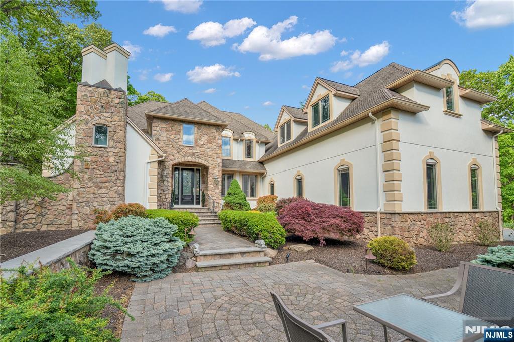 127 Waughaw Rd, Montville Township, NJ, 07082, USA, 6 Bedrooms Bedrooms, ,5 BathroomsBathrooms,Residential,Active,127 Waughaw Rd,26020675