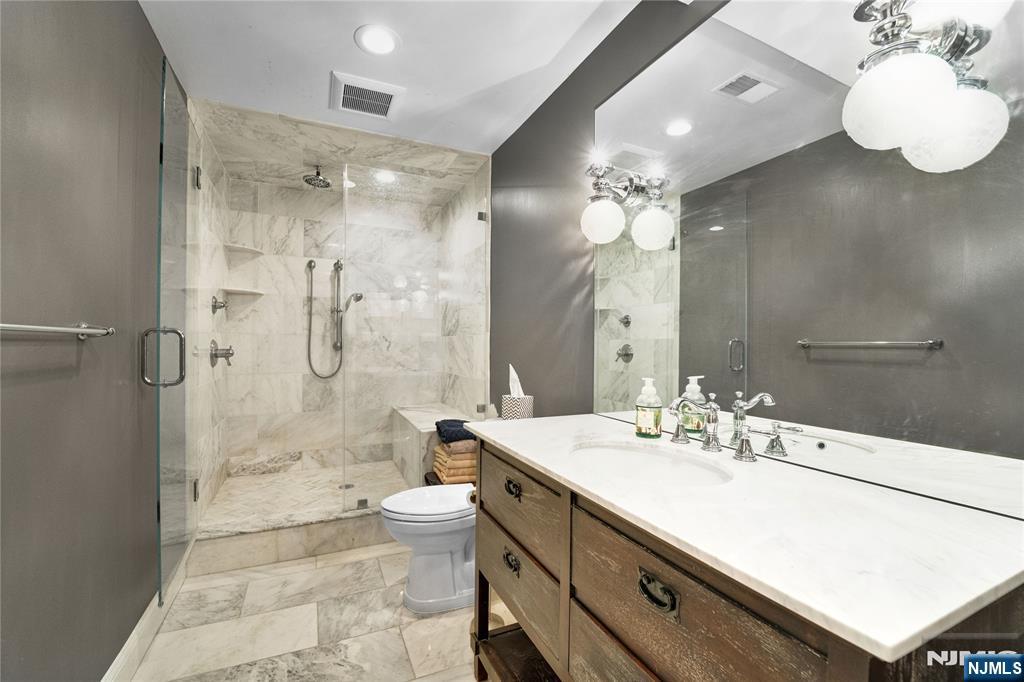 127 Waughaw Rd, Montville Township, NJ, 07082, USA, 6 Bedrooms Bedrooms, ,5 BathroomsBathrooms,Residential,Active,127 Waughaw Rd,26020675