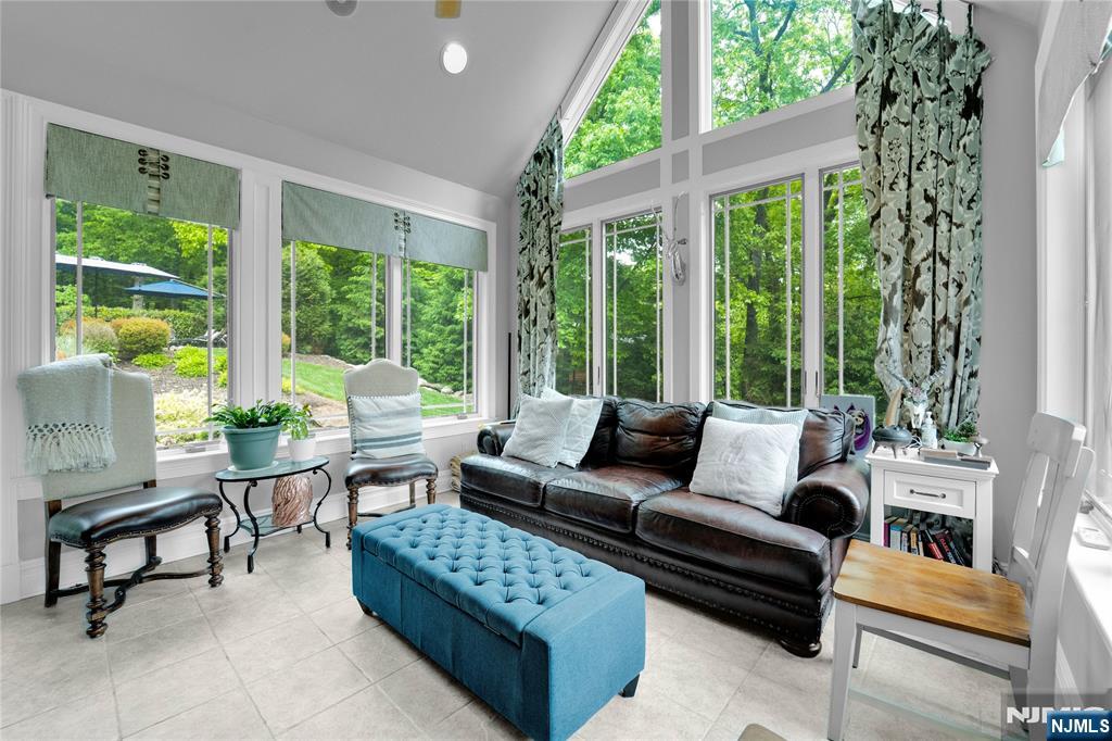 127 Waughaw Rd, Montville Township, NJ, 07082, USA, 6 Bedrooms Bedrooms, ,5 BathroomsBathrooms,Residential,Active,127 Waughaw Rd,26020675