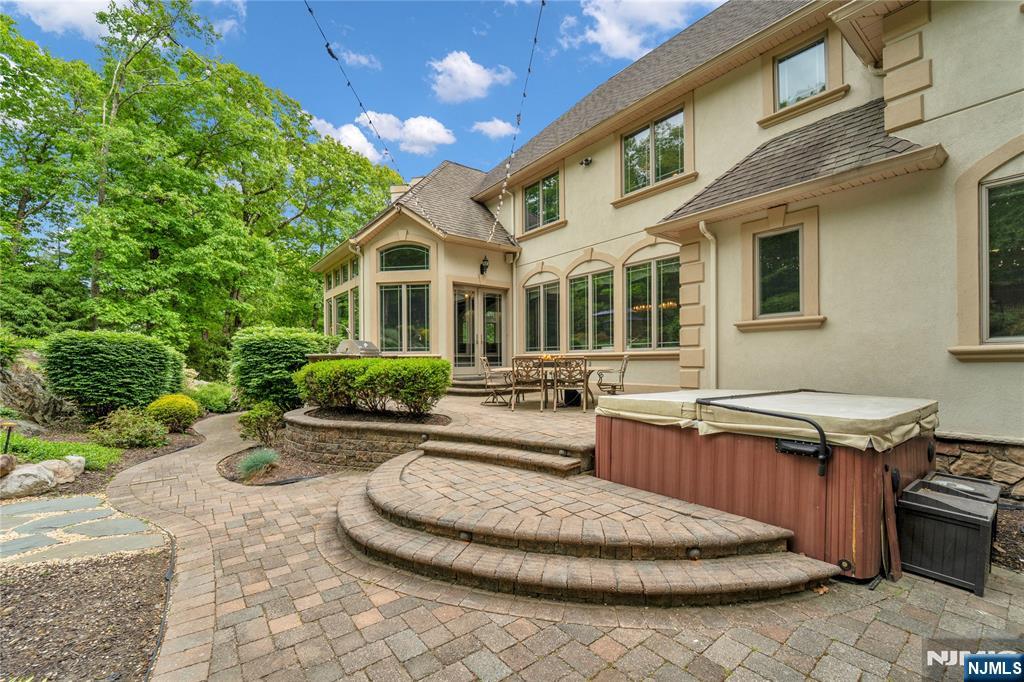 127 Waughaw Rd, Montville Township, NJ, 07082, USA, 6 Bedrooms Bedrooms, ,5 BathroomsBathrooms,Residential,Active,127 Waughaw Rd,26020675