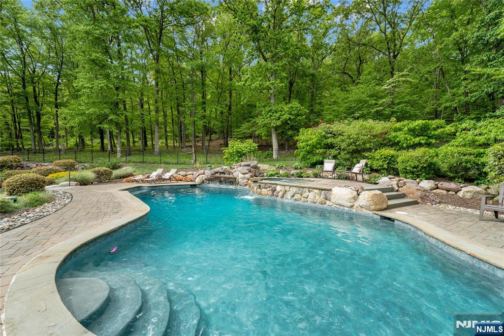 127 Waughaw Rd, Montville Township, NJ, 07082, USA, 6 Bedrooms Bedrooms, ,5 BathroomsBathrooms,Residential,Active,127 Waughaw Rd,26020675