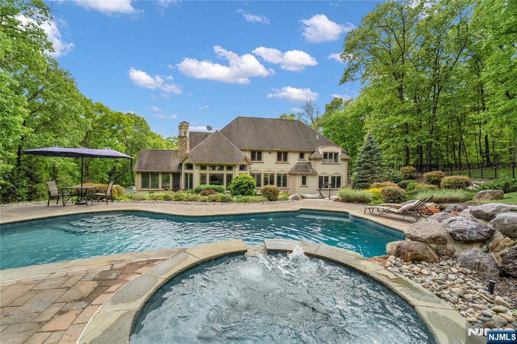 127 Waughaw Rd, Montville Township, NJ, 07082, USA, 6 Bedrooms Bedrooms, ,5 BathroomsBathrooms,Residential,Active,127 Waughaw Rd,26020675