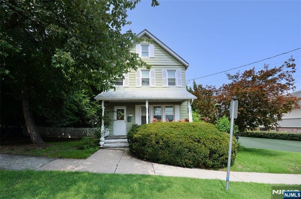 10 ACKERMAN AVE, EMERSON, NJ 07630 - Image 797d31e3e4dd350dfddc2a3aeebffdf1/1337832760