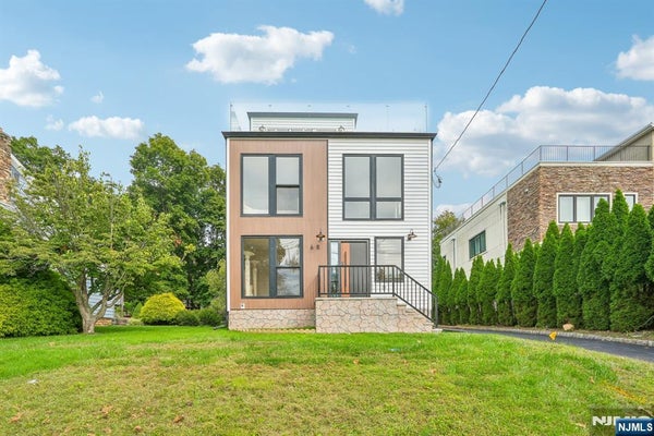 68 N LIVINGSTON AVE, LIVINGSTON, NJ 07039 - Image 7f3cd85d481345a7018f40bcc5c680aa/849409802