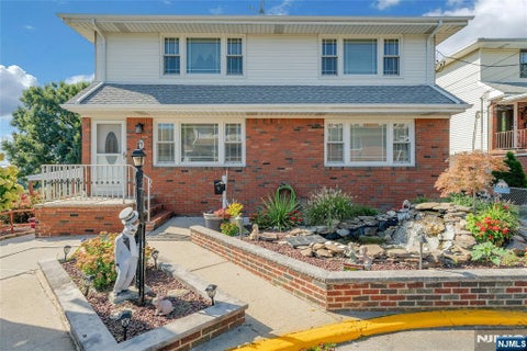 Photo for 9 Carlen Court
