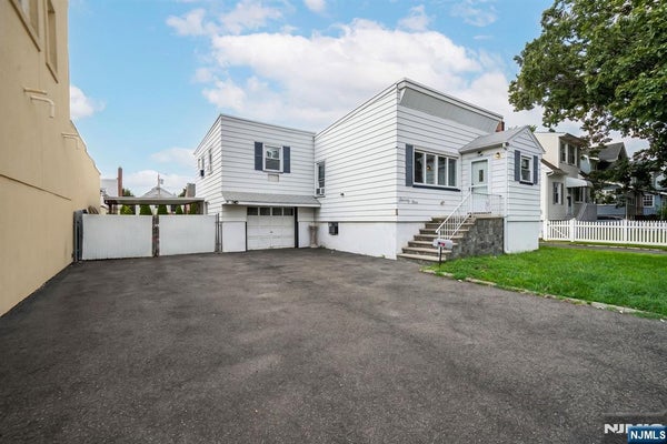 79 MOONACHIE RD, MOONACHIE, NJ 07074 - Image 8356a5ef93fc5fceb7376e3e2f5caedb/1365692015