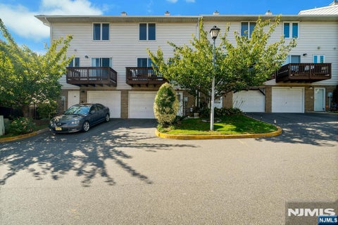 Photo for 16 Westervelt Place