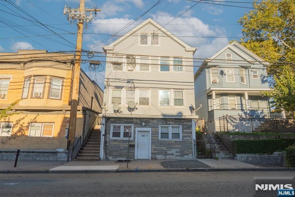 148 PALISADE AVE, GARFIELD, NJ 07026 - Image 8505d7c42b1a42e4989f9a8d6f28bf54/2602019796