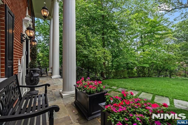294 OAKWOOD RD, ENGLEWOOD, NJ 07631 - Image 86ba5ec89e202bd4daffe3b80253beab/4135164311