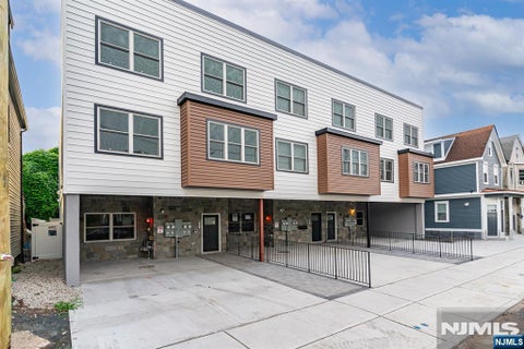 Photo for 643 S 10th Street