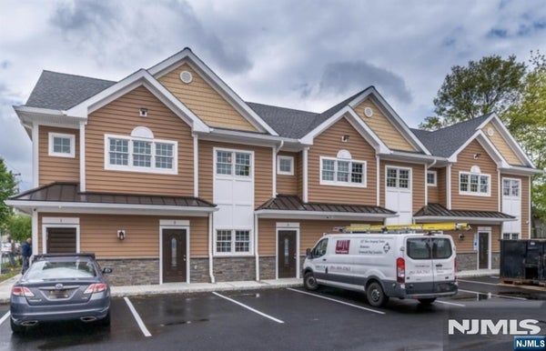 277 LANZA AVE APT 6, GARFIELD, NJ 07026 - Image 8f8ba2b559288434cdaf14c8b305f4e4/1724423895