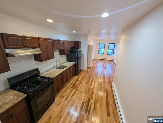 294 GOVERNOR ST APT 2R, PATERSON, NJ 07501 - Image 962c1755f2a6ab1065bcf99bcdbdda8f/4199452575
