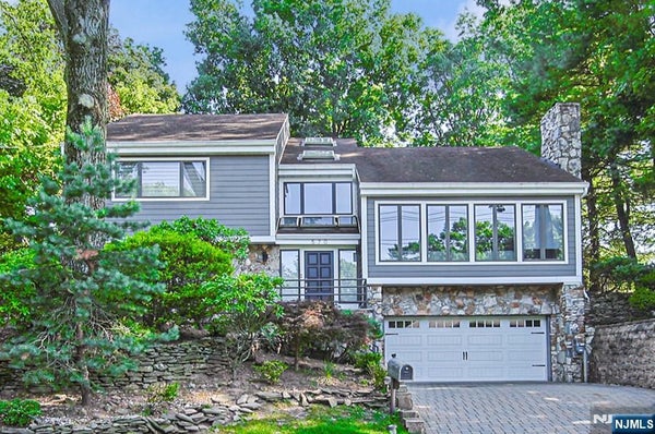 570 GRANDVIEW TER, LEONIA, NJ 07605 - Image 9df4dbf440d4e6a6c2c9cc095351ae83/833544597