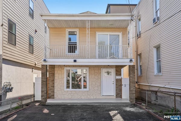 209 71ST ST, GUTTENBERG, NJ 07093 - Image 9fa8cedab0e759b9dd24f2cc28a8be3e/1239416262