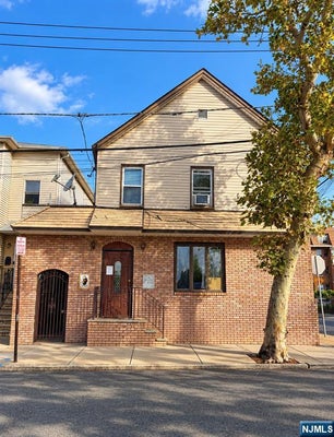 15 HENSLER ST, NEWARK, NJ 07105 - Image a3b06fb61d737f5dff42e8ba5a16a40c/3332401667