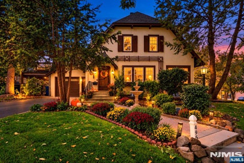 Photo for 495 Edgewood Place