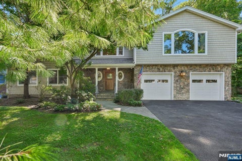 Photo for 74 Lakeshore Drive