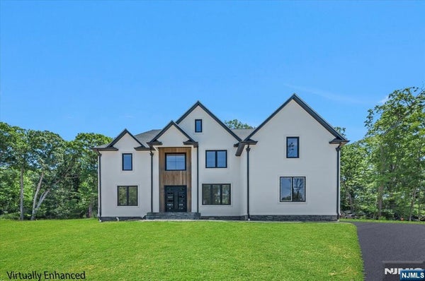 72 HERITAGE DR, WEST MILFORD, NJ 07480 - Image a79d19f4bf8bcfd85bea13bc84f36c3b/3310384143
