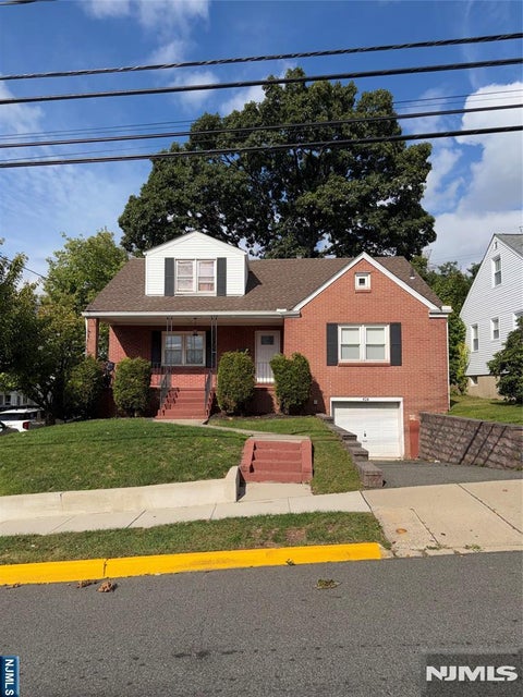 Photo for 424-426 Greylock Parkway