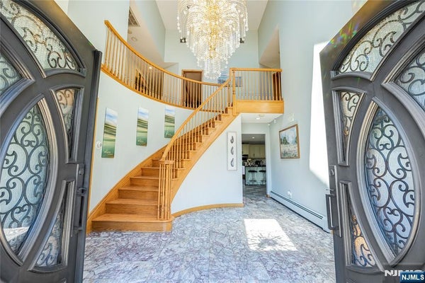 141 BURTON AVE, HASBROUCK HEIGHTS, NJ 07604 - Image ab7bafb401f486c91255ffb8ef4e7b84/3387172518