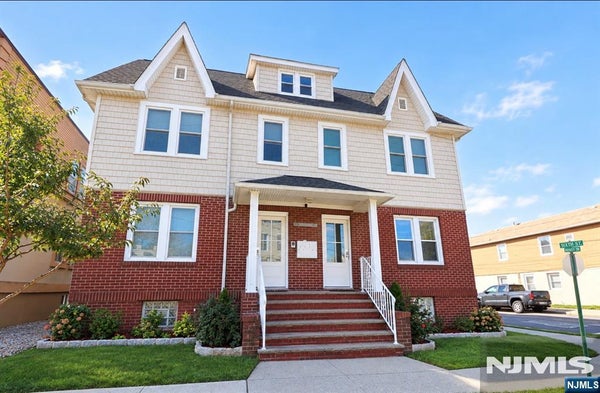 273 CENTRE AVE, SECAUCUS, NJ 07094 - Image abbd98e3fecf0629ae326538c9487cf8/2108492811