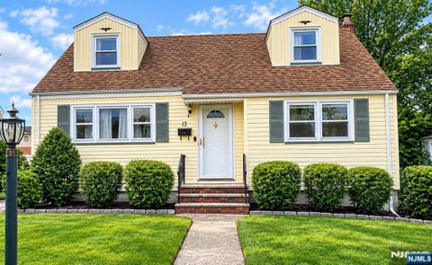 Photo for 13 White Oak Drive