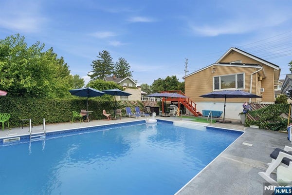 12 COLUMBUS AVE, LITTLE FERRY, NJ 07643 - Image b07c0de7ce97edd271b7f8faf1edf3ce/1004891863
