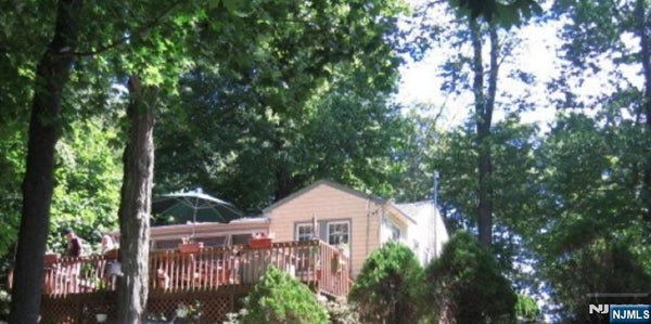 68 UPPER GREENWOOD LAKE RD, HEWITT, NJ 07421 - Image b1d4efda5d41aac273dba55cd349ba9a/719917785